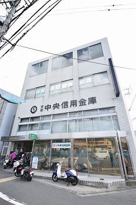 コーポ三谷 銀行