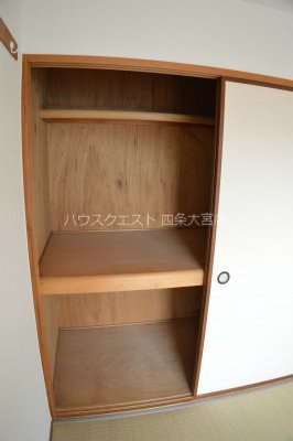第43長栄大晋メゾネ西院ノ森 収納