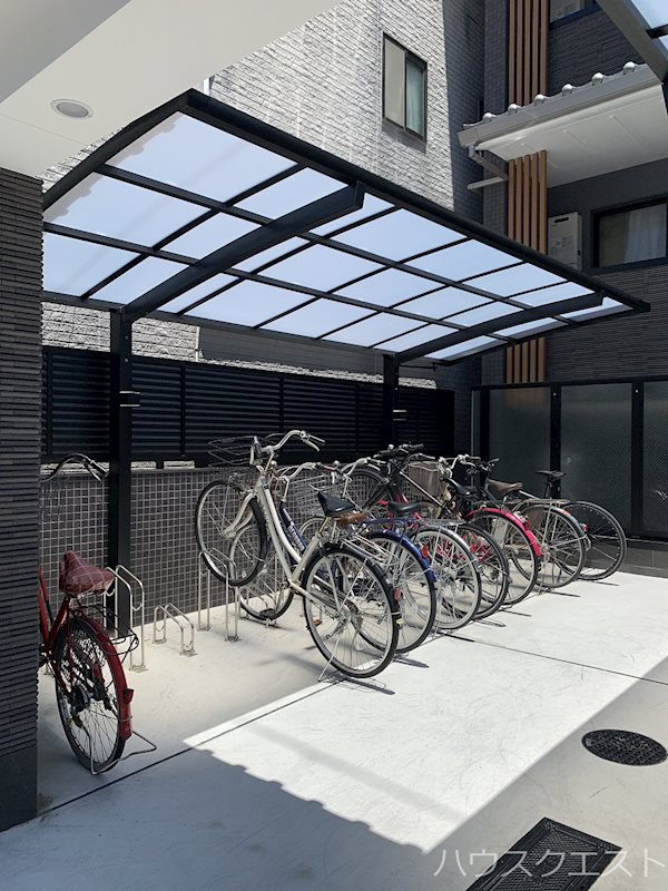 サクシード両替町 駐車場