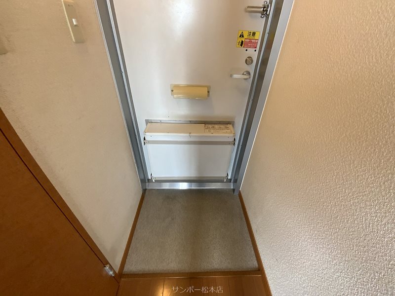 イリスアーク 玄関