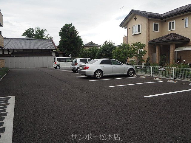 グランノール渚　Ｗ棟 駐車場