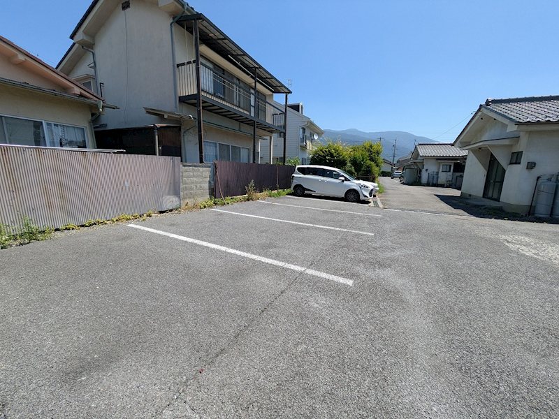ディアスパルテール 駐車場