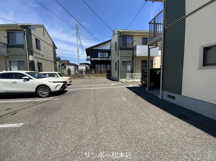 ヴィラシャンテ　C棟 駐車場