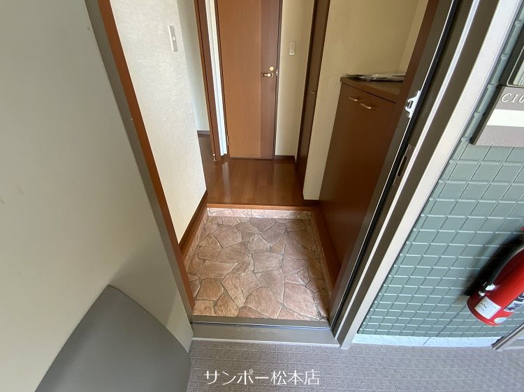 ヴィラシャンテ　C棟 玄関