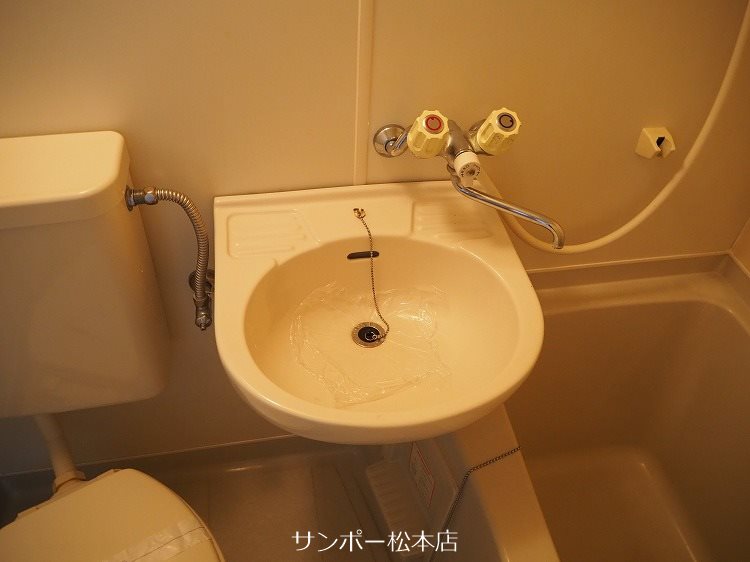 ヴィラ滝沢女鳥羽    洗面所