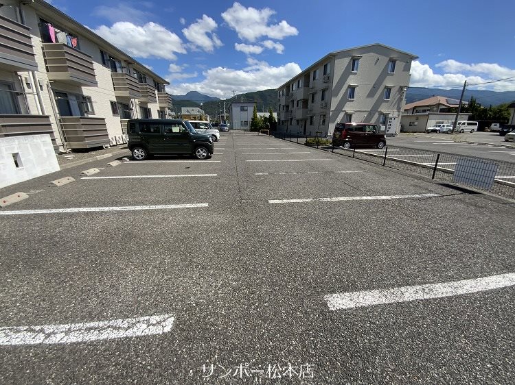 AliceGardenNAKAJIMA　C棟 駐車場