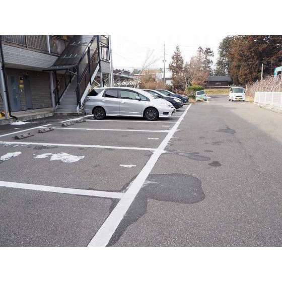Cadenzaマルヤマ 駐車場