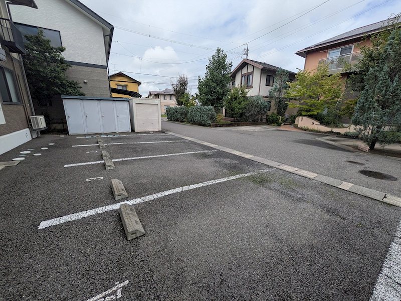 セジュールＦ 駐車場