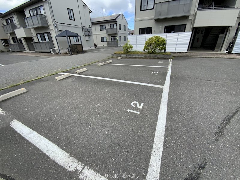 コスモスハイツ　Ｅ棟 駐車場