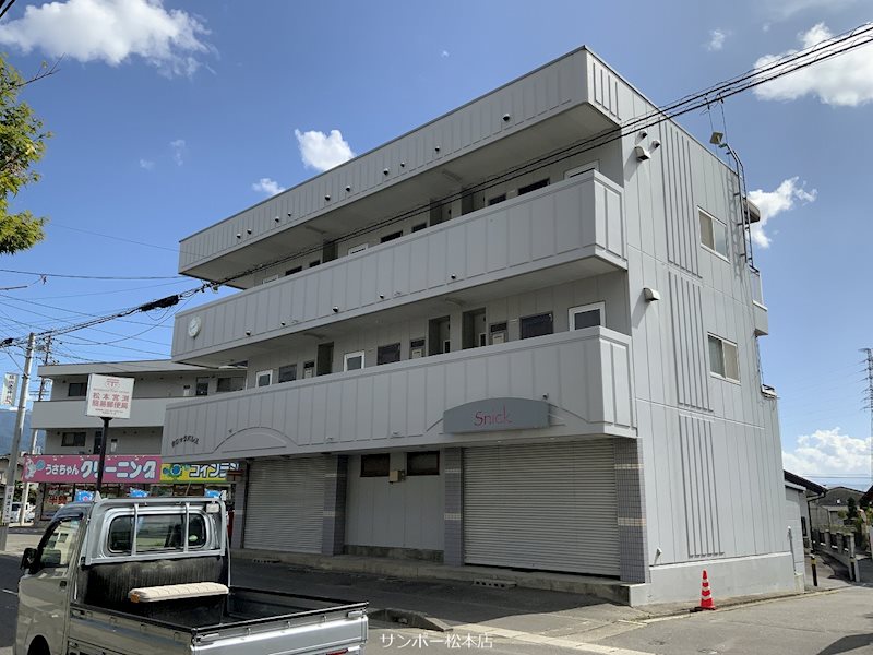 クロックパレス 外観