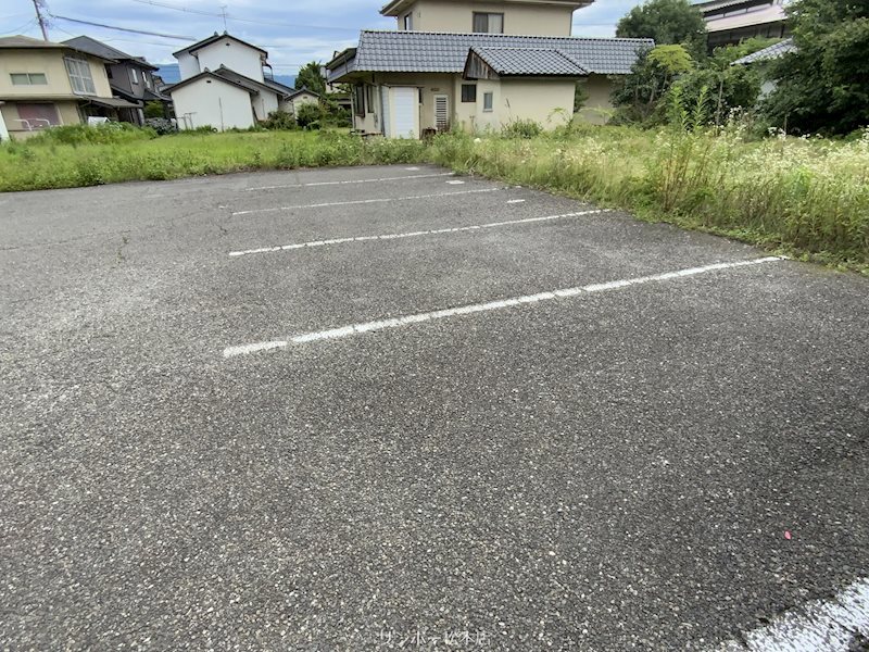 サンシャイン桃乃井　B棟 駐車場