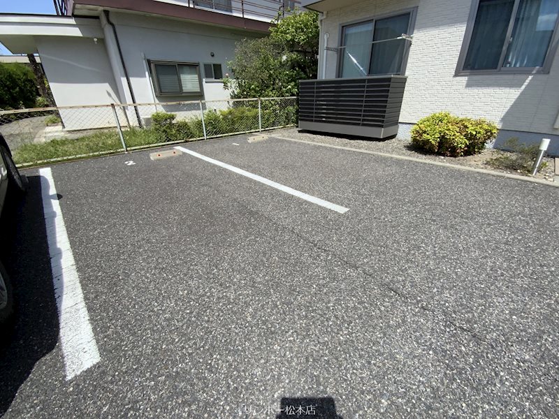 フラワーASAMA 駐車場