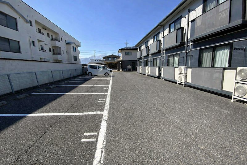 ディアス雅 駐車場