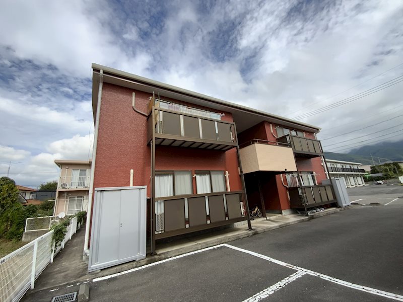 Surplus Threeローデアプレイス A棟 外観