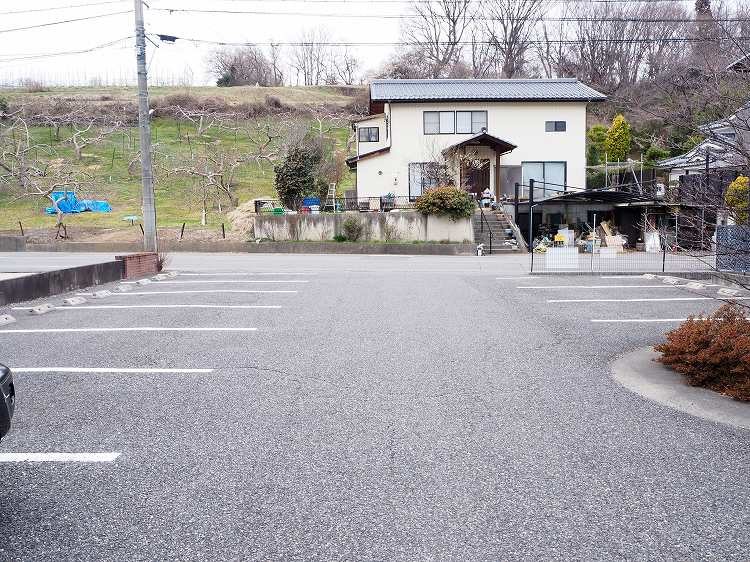 エトワール　B棟 駐車場