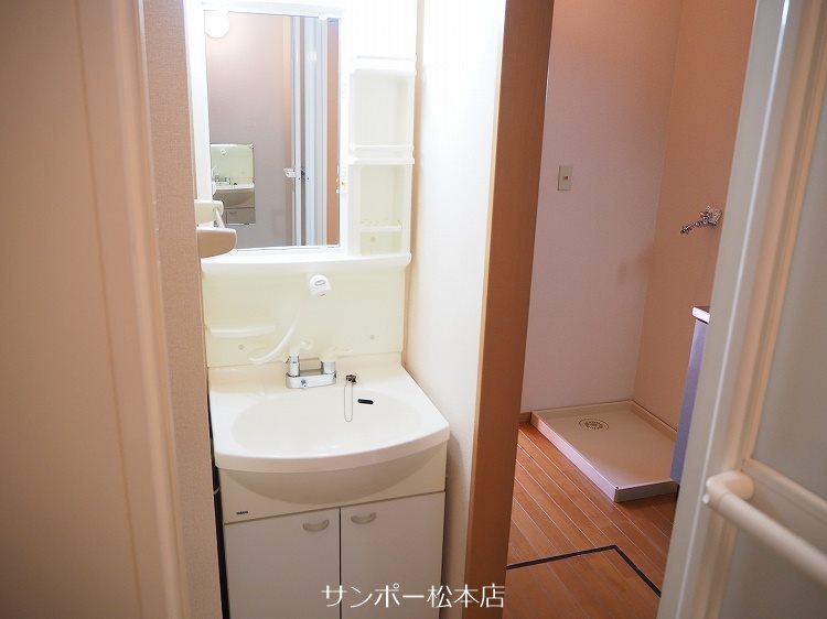 アルテナードＭ 洗面所
