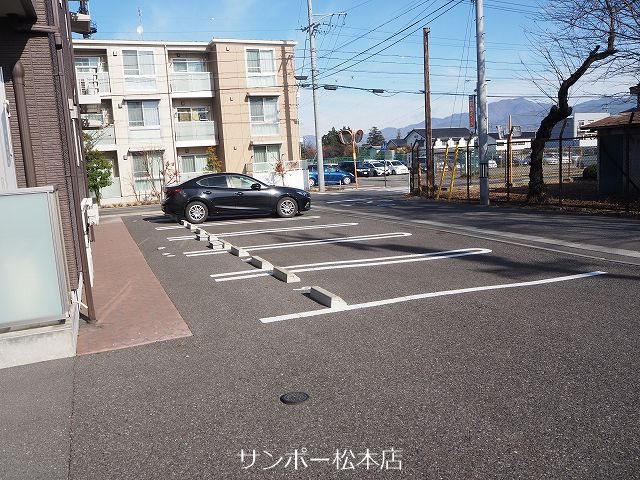 アクトメゾン 駐車場