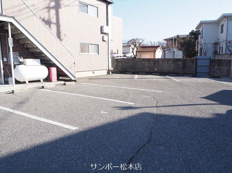 フォーブルT 駐車場