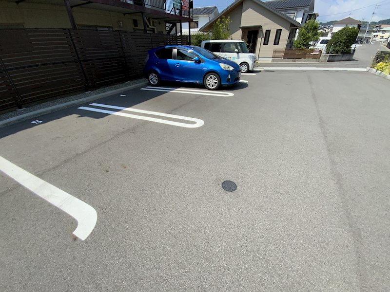 アトリエ―ル桐 駐車場