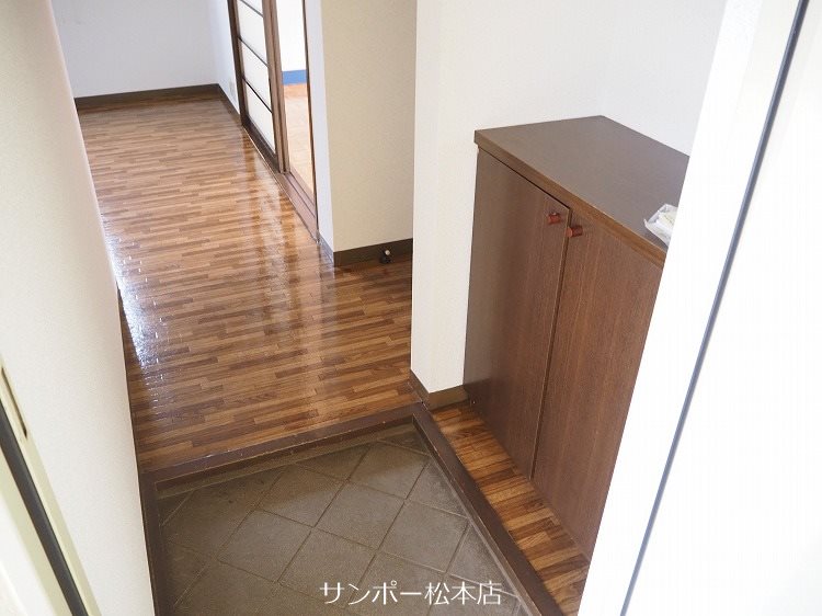 コーポナガタ 玄関