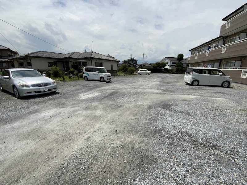コンチェルトM 駐車場