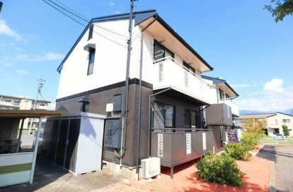 クレア・笹部 外観