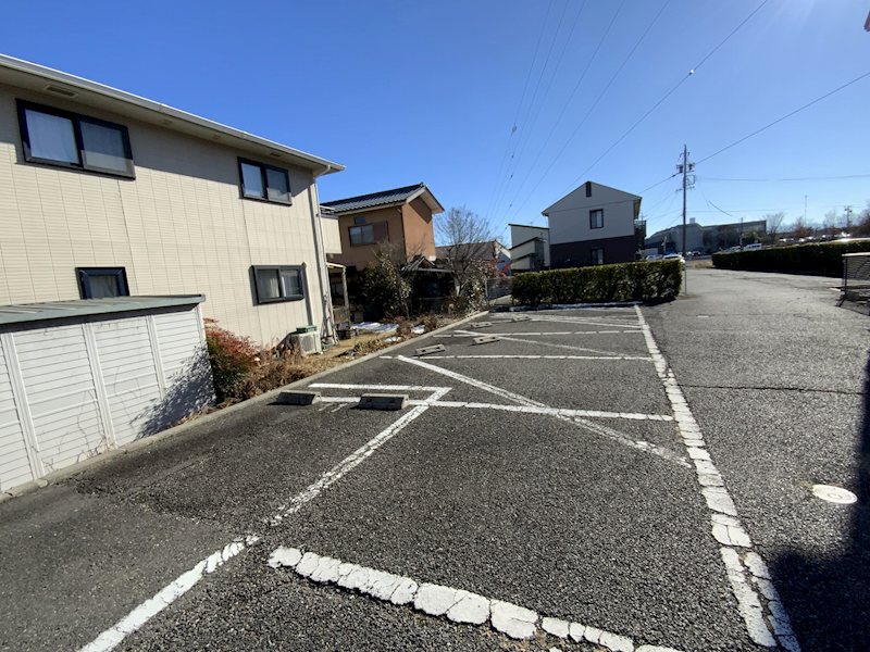 グリーンハイツ島立　C棟 駐車場