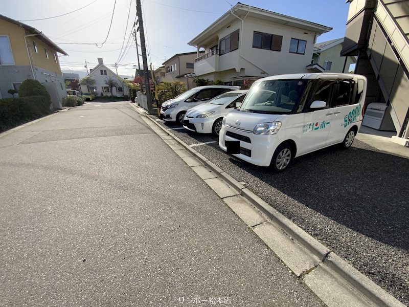アヴェール・スカラベ 駐車場