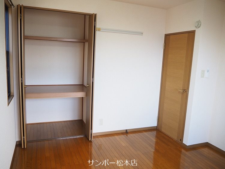 メゾンロゼール　Ｂ棟 収納