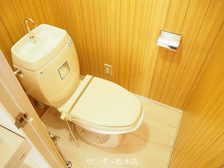 コーポシャローム トイレ