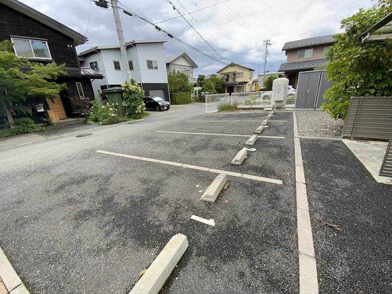 ドリーム千野Ⅲ 駐車場
