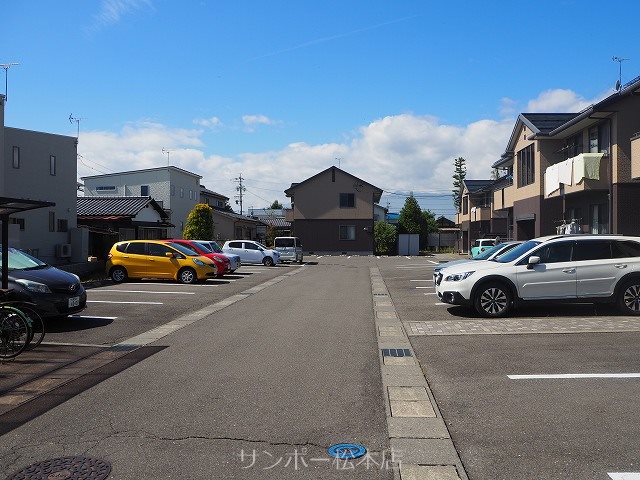 フォンテーヌ東　Ｂ棟 駐車場
