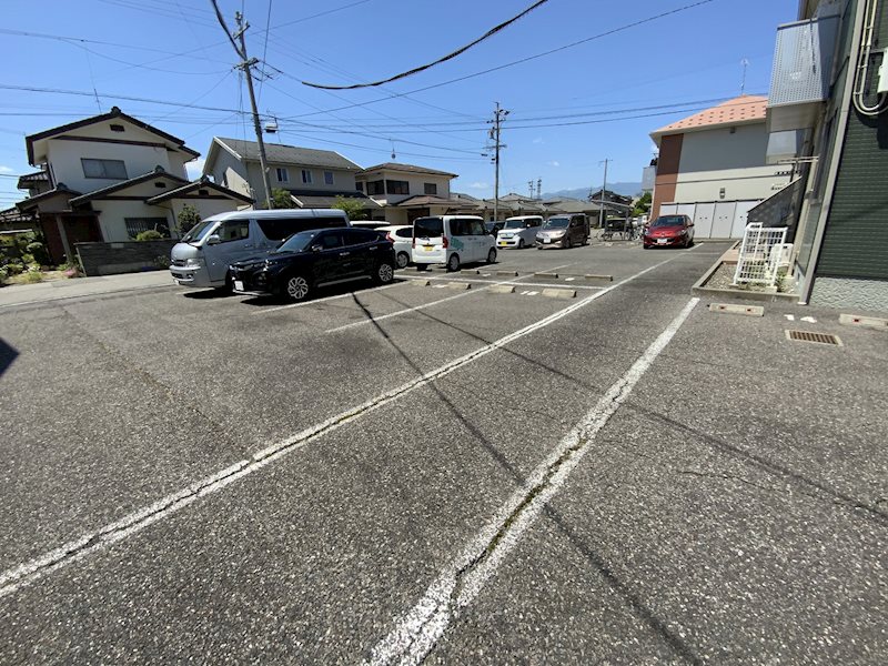 ヴィラシャンテ　Ａ棟 駐車場