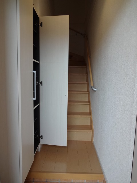 フレスクーラ蟻ヶ崎Ⅲ 玄関