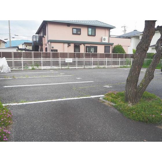 メラ・ベルデＳ棟 駐車場