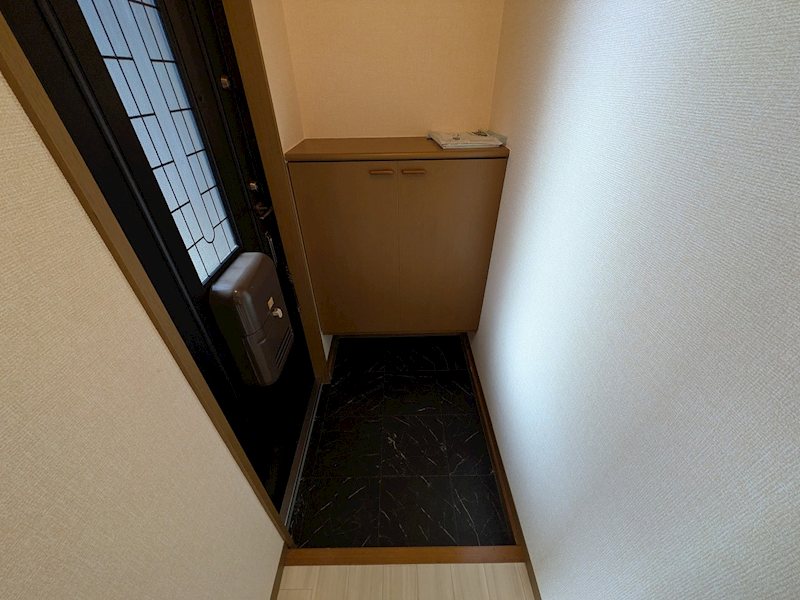 グランドール沢村 玄関