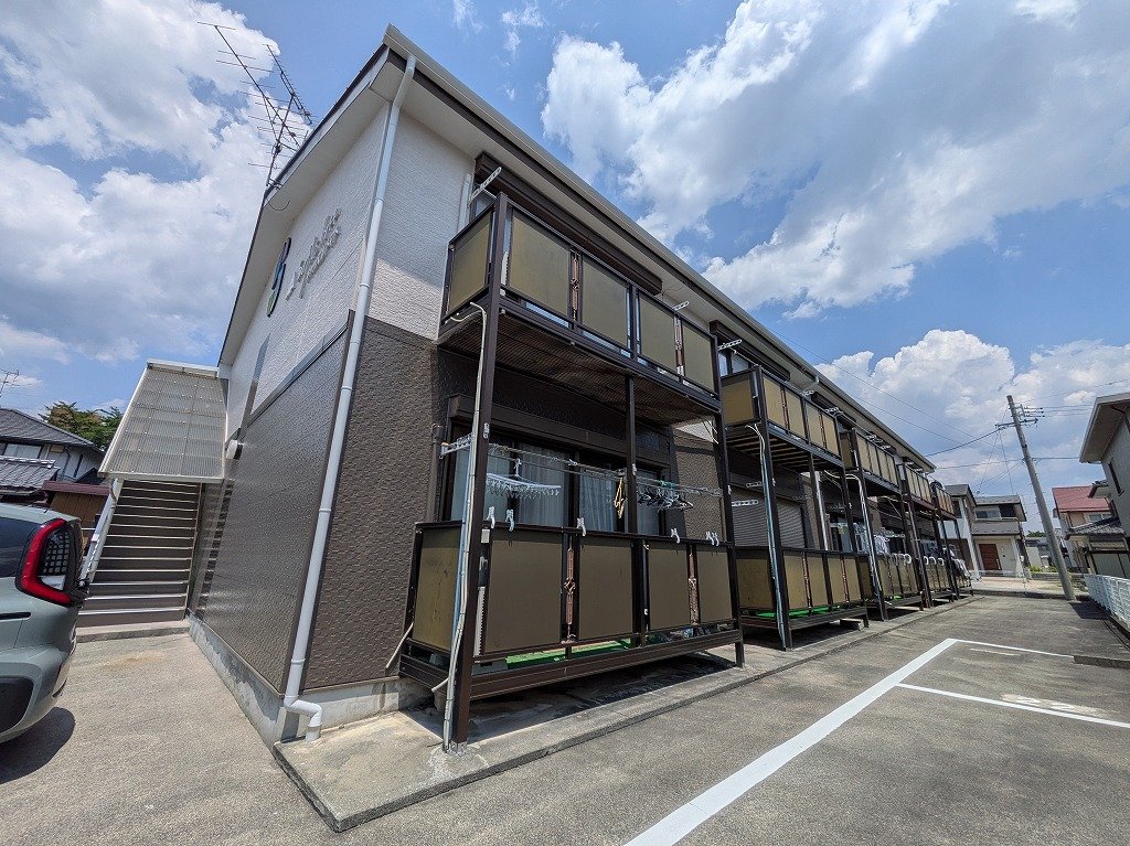 Surplus Threeキャッスルトマト 外観