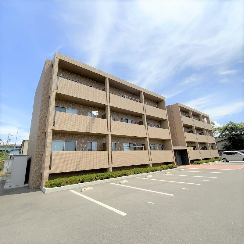 グランドハイツこまちⅢ 外観