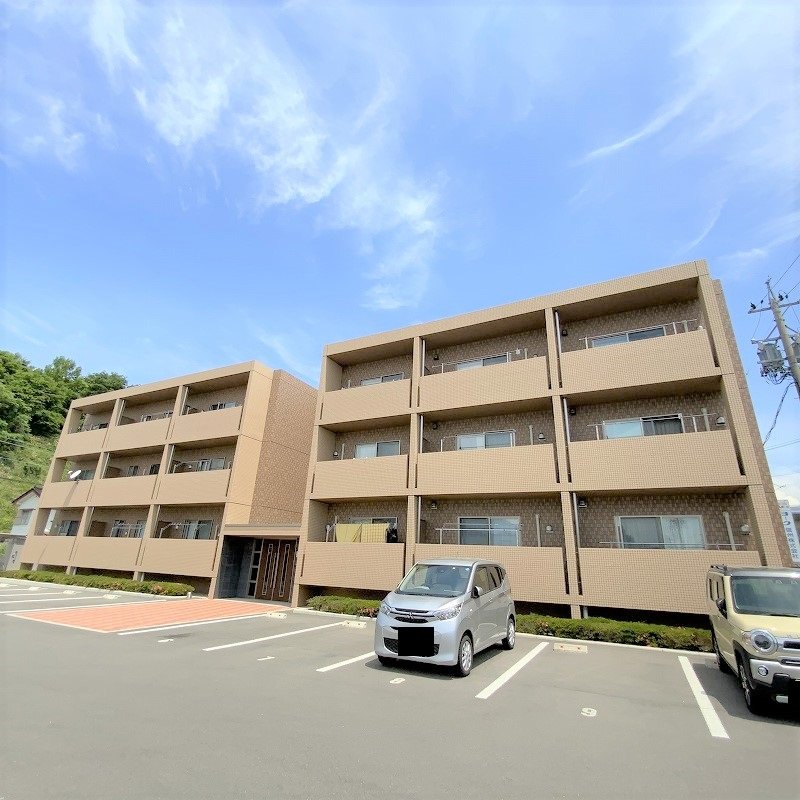 グランドハイツこまちⅢ 外観