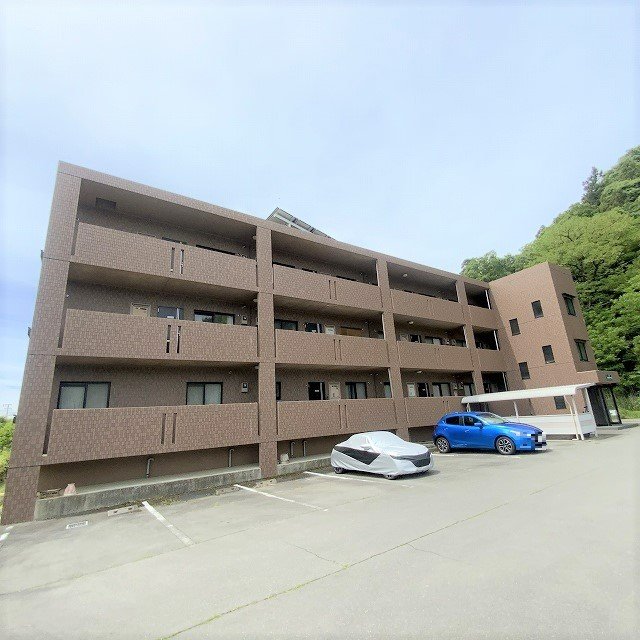 J,レフォール 外観