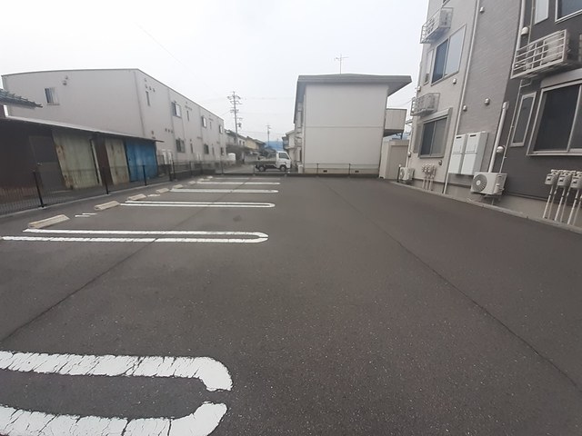 Ｌｕｍｔｅｒｅ東横 駐車場