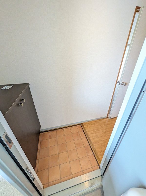 シャルム由比ヶ浜 玄関