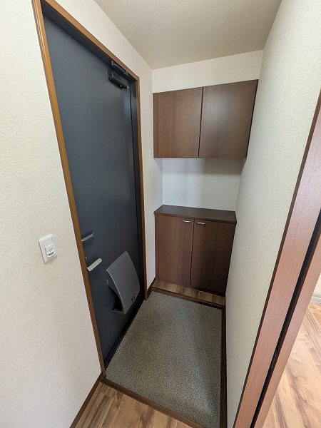エスワイ杉山 玄関
