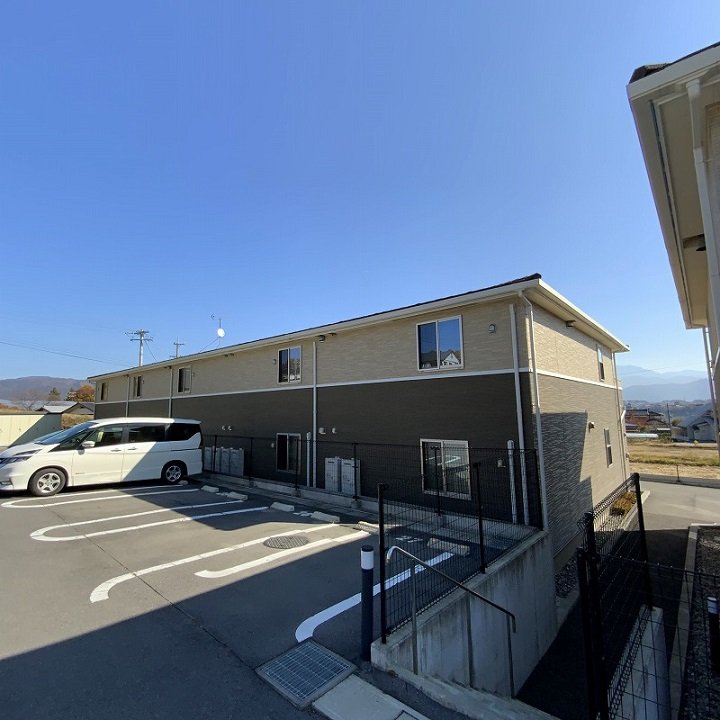 シャルモンテＢ 外観