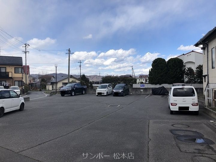 安曇野ハイツ新庄 駐車場