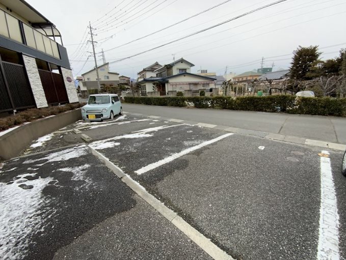 ヴィレッジひろ丘 駐車場