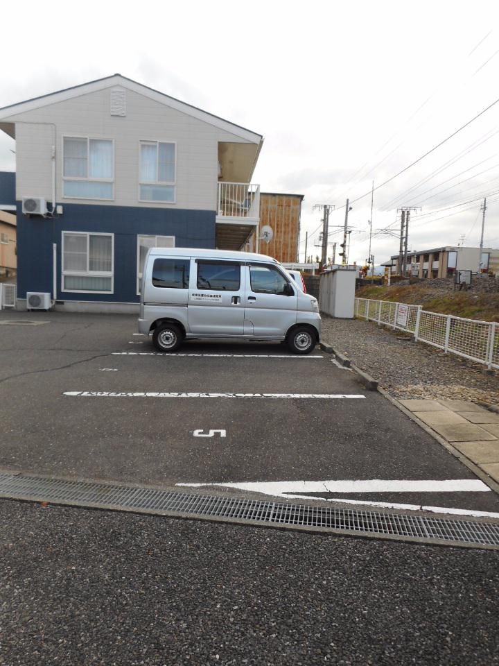 カラコレス 駐車場