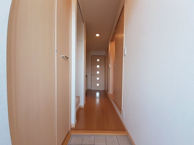 ハチマル 玄関