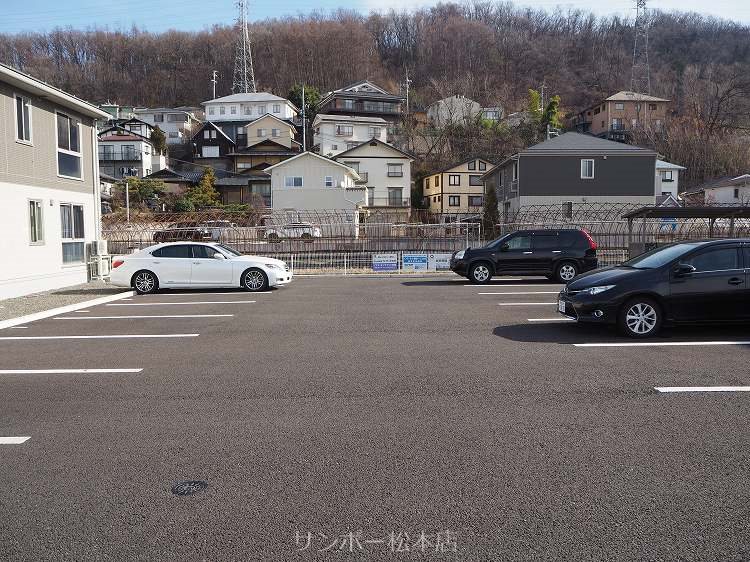 グラディコート　Ｂ棟 駐車場