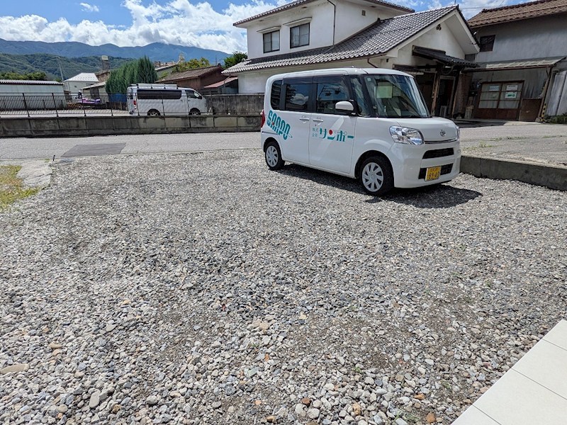 芳野貸家 駐車場